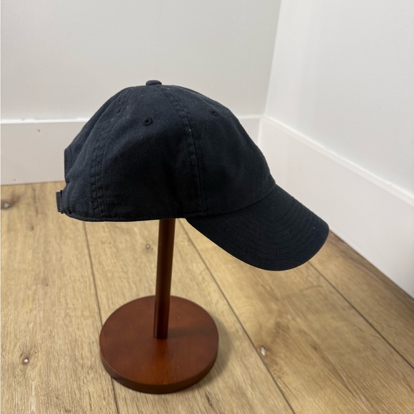 Nike Women’s Baseball Black Cap Adjustable - Picture 3 of 6